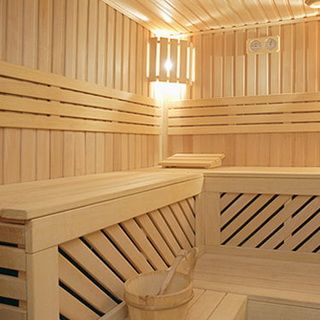 Чем отделать стены внутри бани: отделочные материалы для комнаты отдыха и моечной в бане