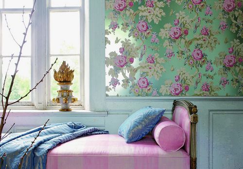 Интерьер с обоями в цветочек: цветы на стену в спальне и гостиной