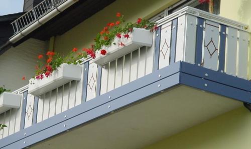 Монтаж балконных плит