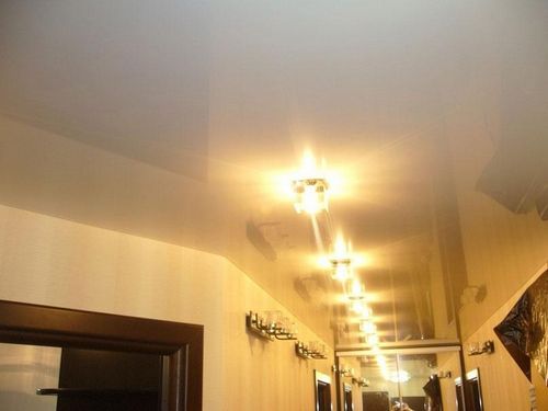 Натяжные потолки в коридор фото: дизайн длинный, глянцевый двухуровневый, узкий в маленькой хрущевке, с рисунком