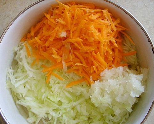 Оладьи из кабачков и моркови: рецепт с луком и чесноком, сладкие оладушки с сыром