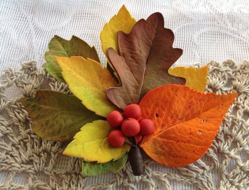 Осеннее из фоамирана: листья и поделки, букеты и венки, мастер-класс с цветком, ободки и композиция со схемой