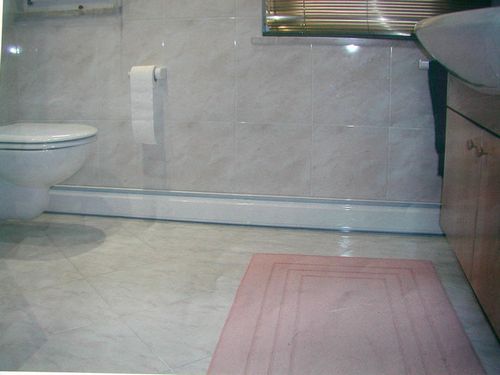 Плинтус для ванной: керамический пол в комнату, плитки фото потолочной .