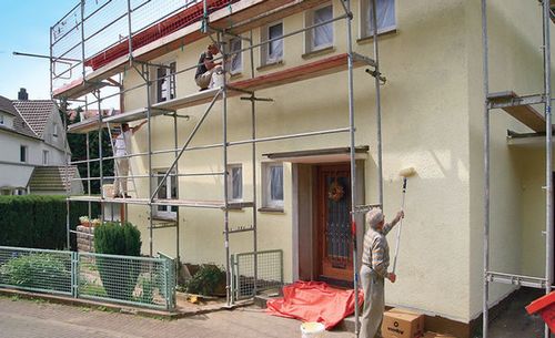 Покраска фасада дома своими руками: фото, видео инструкция