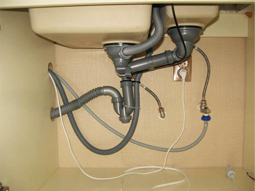 Стиральная машина под столешницей на кухне: как подключить, установить под мойку в шкаф, под раковину, видео-инструкция, фото пошагово