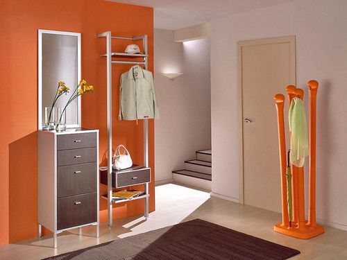 Вешалки в прихожей: шкаф-купе в коридор, тумба для одежды и узкое зеркало, фото Икеа, фурнитура небольшая