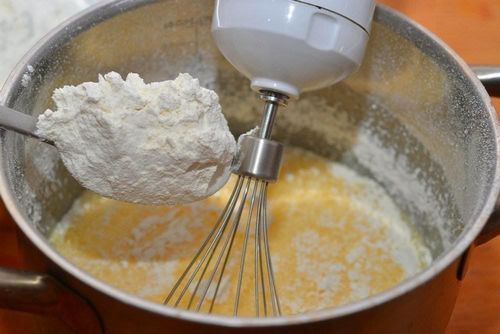 Выпечка со сливами: рецепты с фото, пирожки в духовке с замороженной сливой