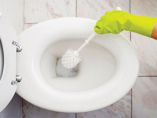 Чем очистить унитаз от мочевого камня: как отмыть внутри, средство для чистки
