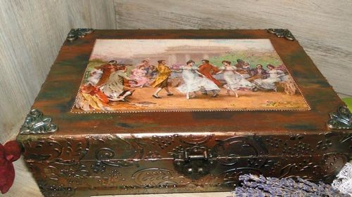 Декупаж сундука: старые фото, под старину своими руками, мастер-класс на шкатулке деревянной, какие обои