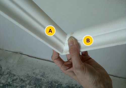 Как клеить плинтуса на потолок в углах: как сделать и резать, как соединить и приклеить, с круглыми углами, как клеить, видео