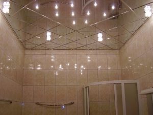 Натяжной потолок в ванную комнату - какой лучше?