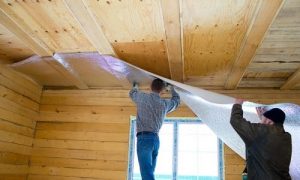 Нужно ли и как утеплить потолок в деревянном доме