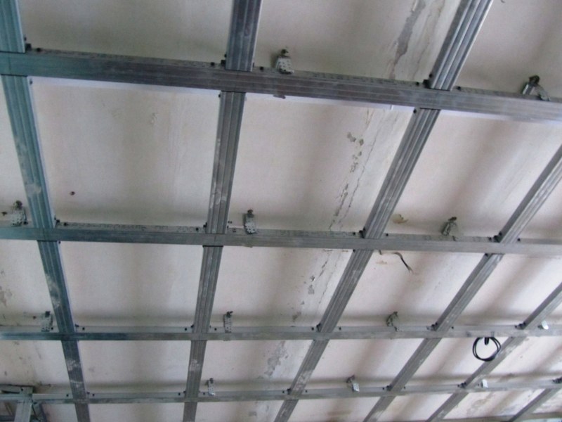 Потолок из гипсокартона. Пошаговая инструкция